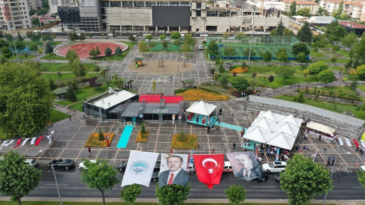 Doktor başkana "glütensiz kafe" teşekkürü