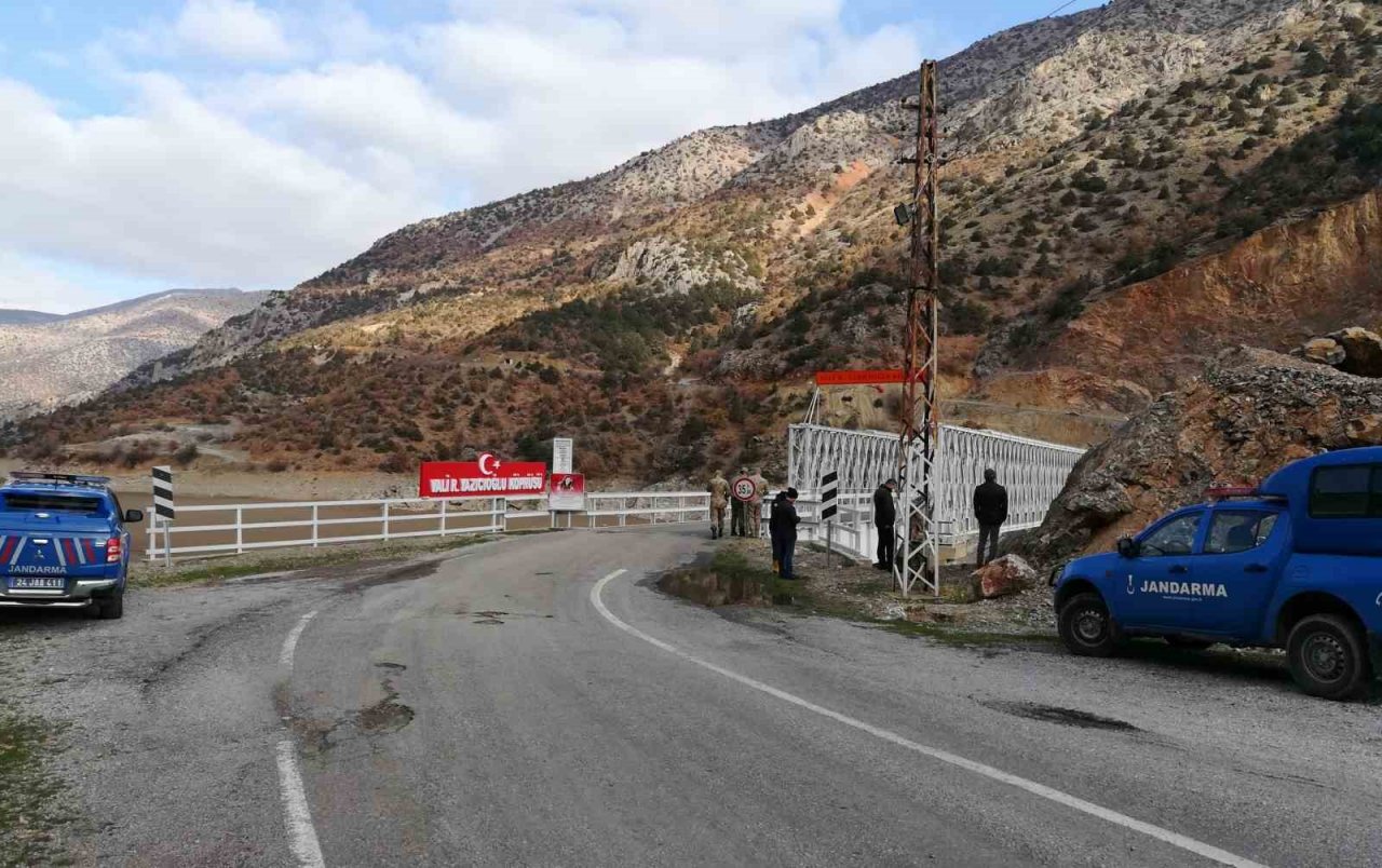 Kemaliye Çevre Platformu ilçenin köprü ve yollarına dikkat çekti