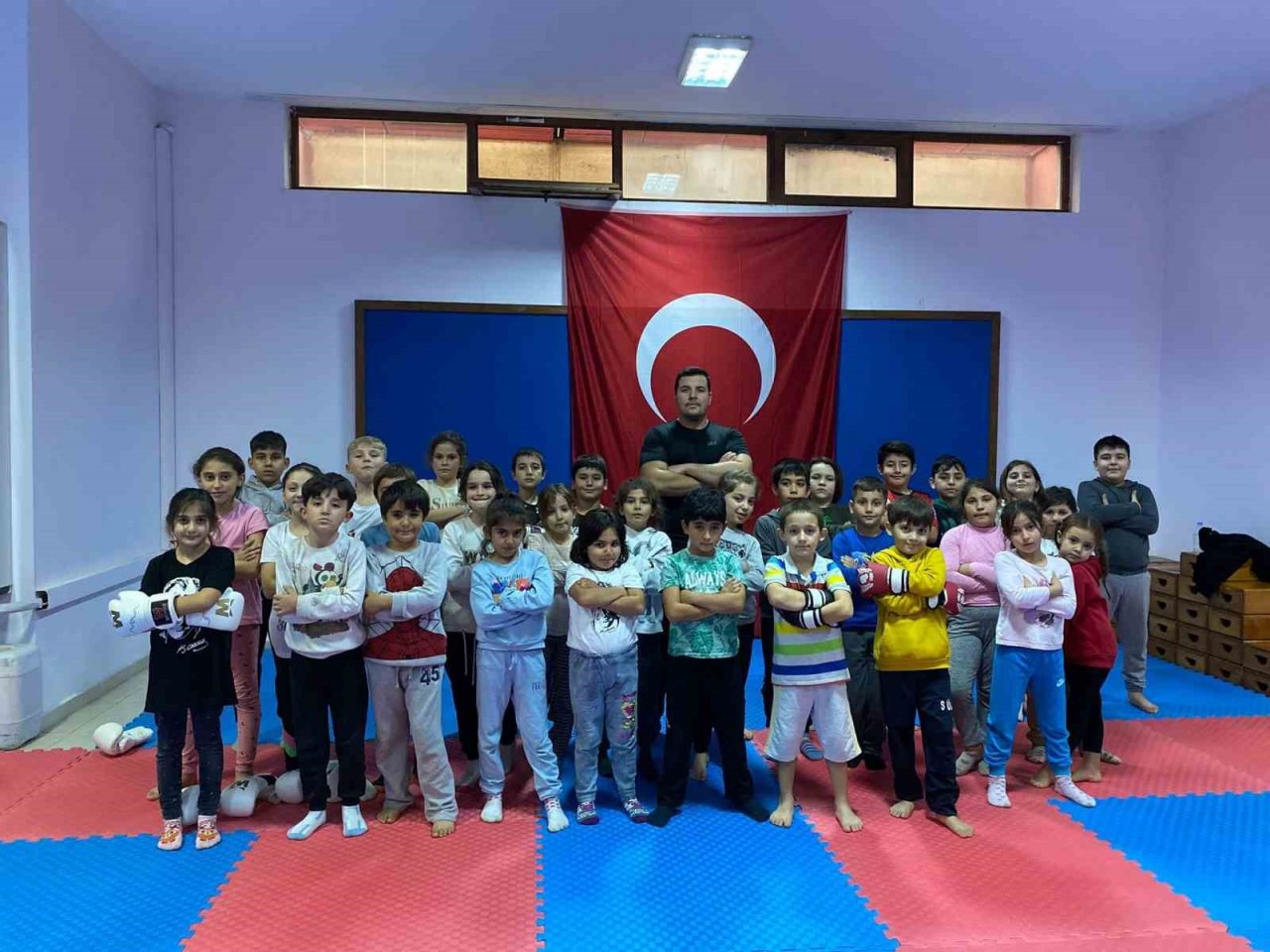 Kemer’de karate, kick boks ve pilates kursları devam ediyor