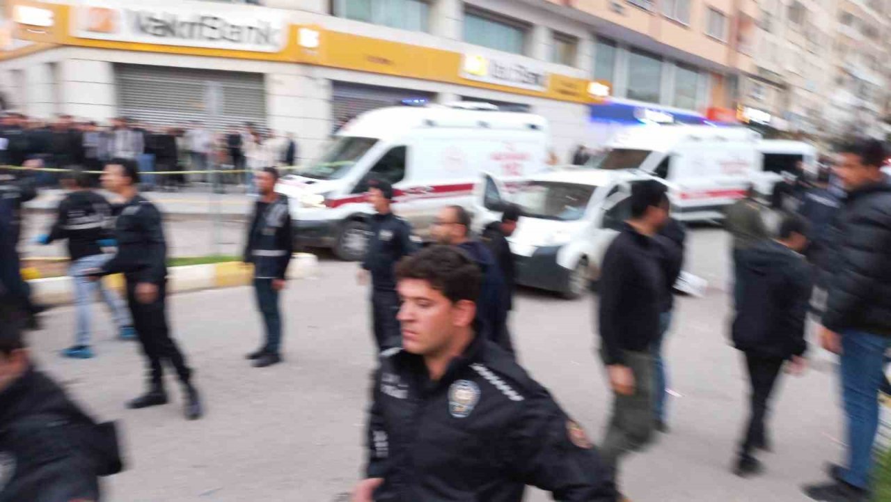 Mardin’de seyir halindeki araca silahlı saldırı: 2 ölü