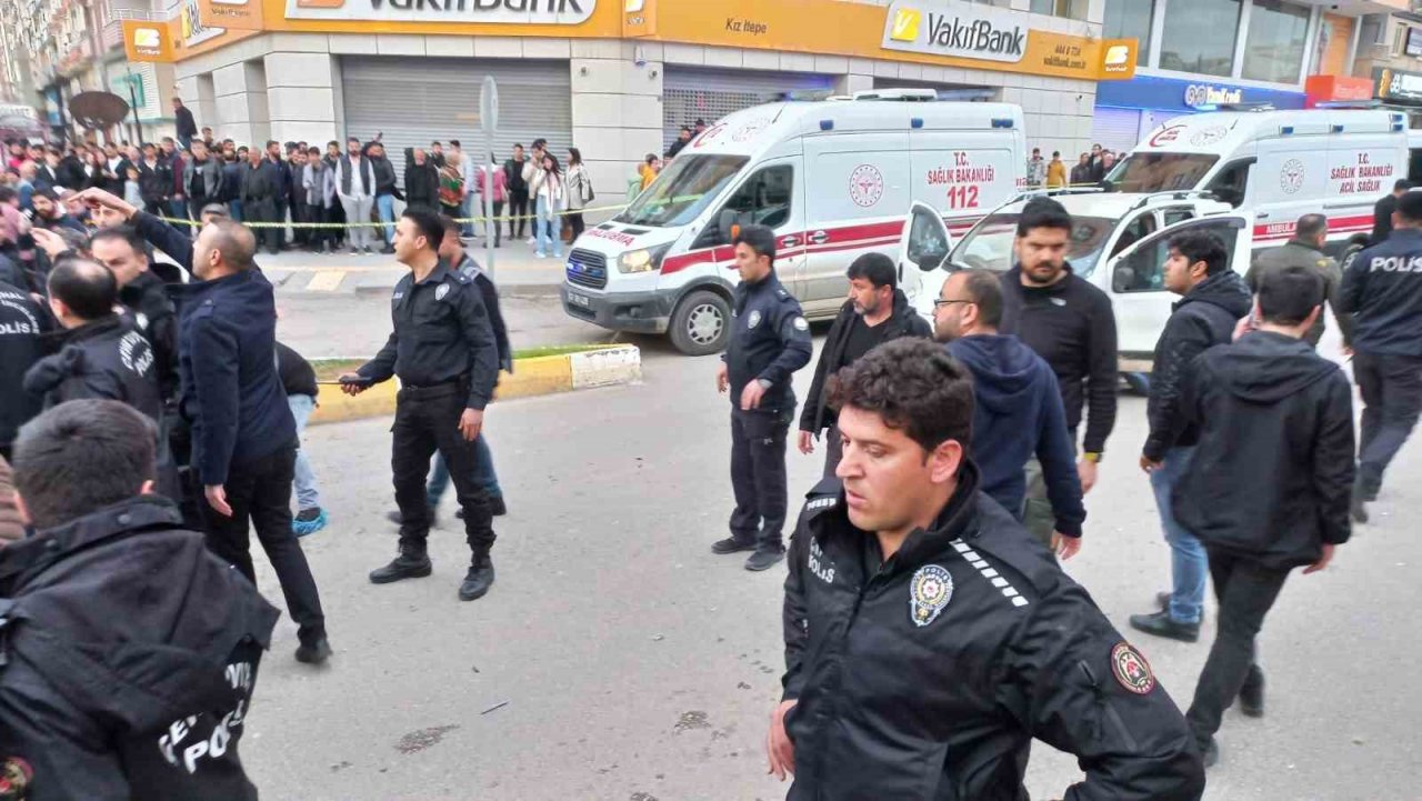 Mardin’de seyir halindeki araca silahlı saldırı: 2 ölü
