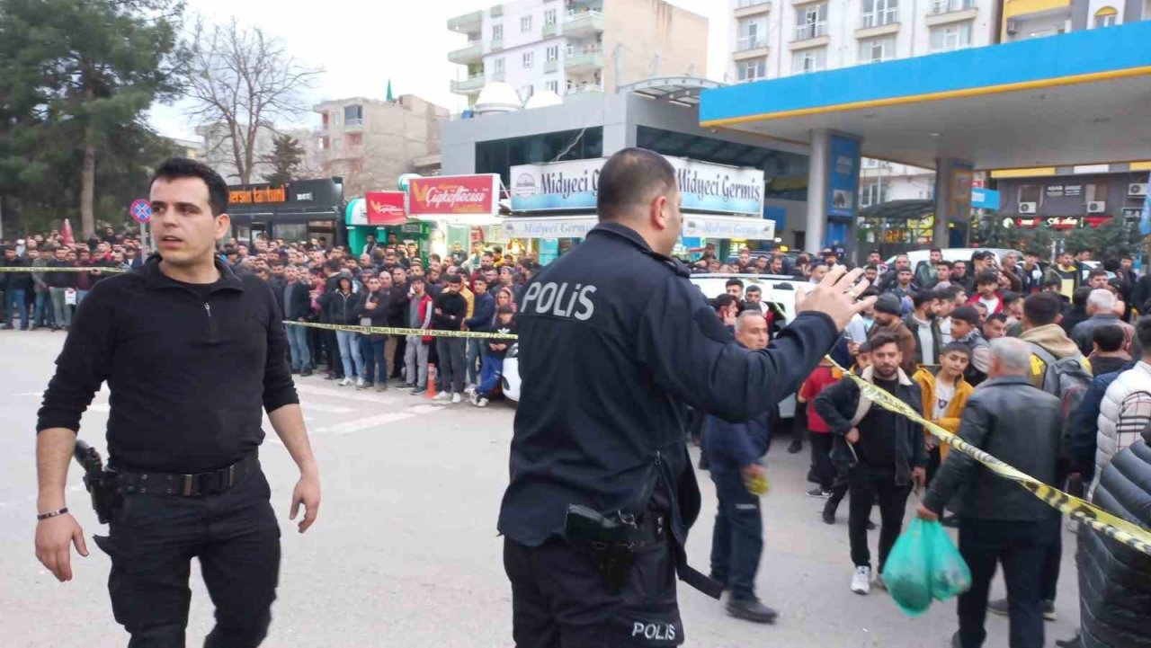 Mardin’de seyir halindeki araca silahlı saldırı: 2 ölü