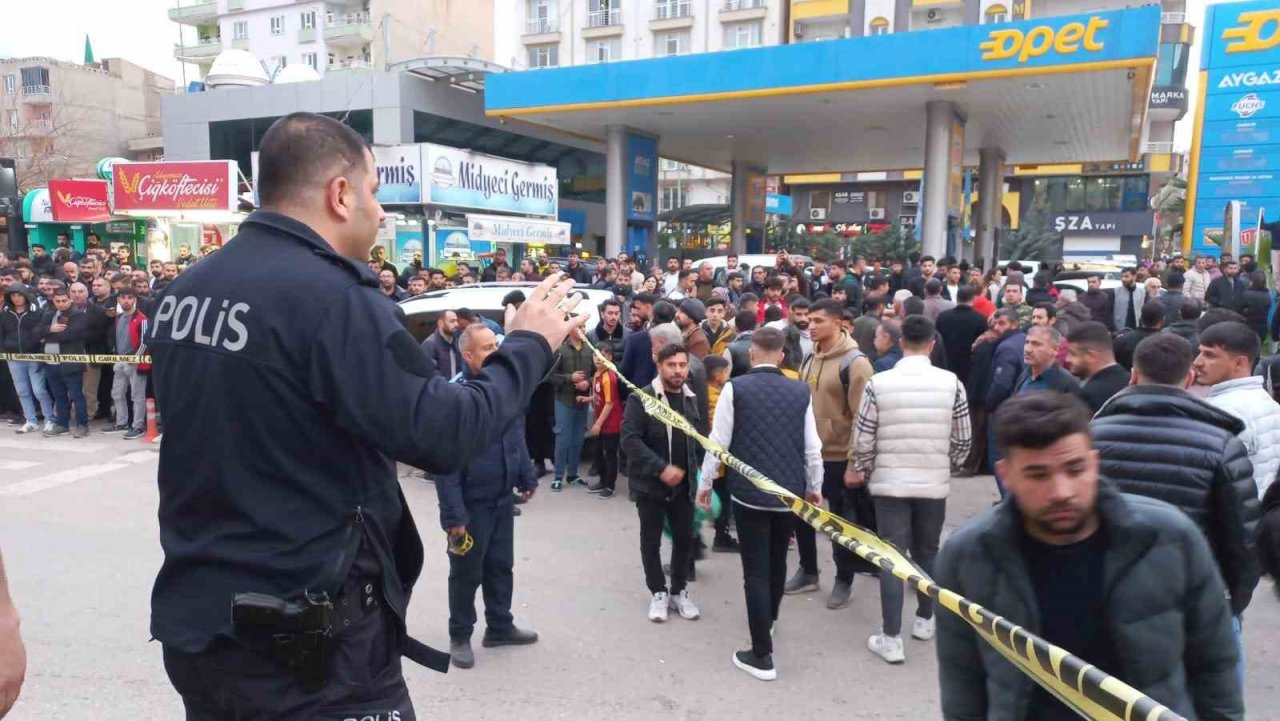 Mardin’de seyir halindeki araca silahlı saldırı: 2 ölü
