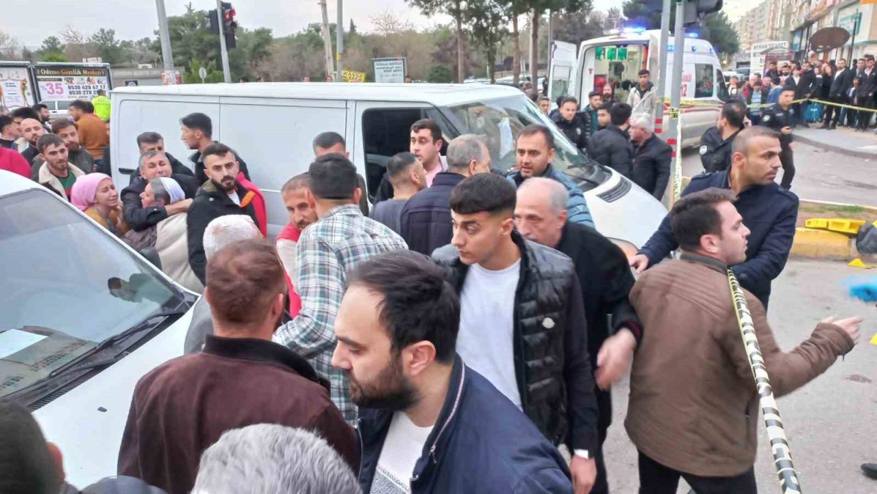 Mardin’de seyir halindeki araca silahlı saldırı: 2 ölü