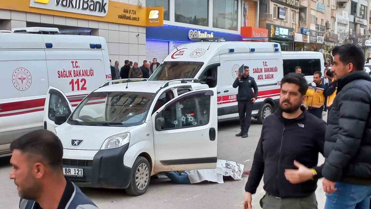 Mardin’de seyir halindeki araca silahlı saldırı: 2 ölü