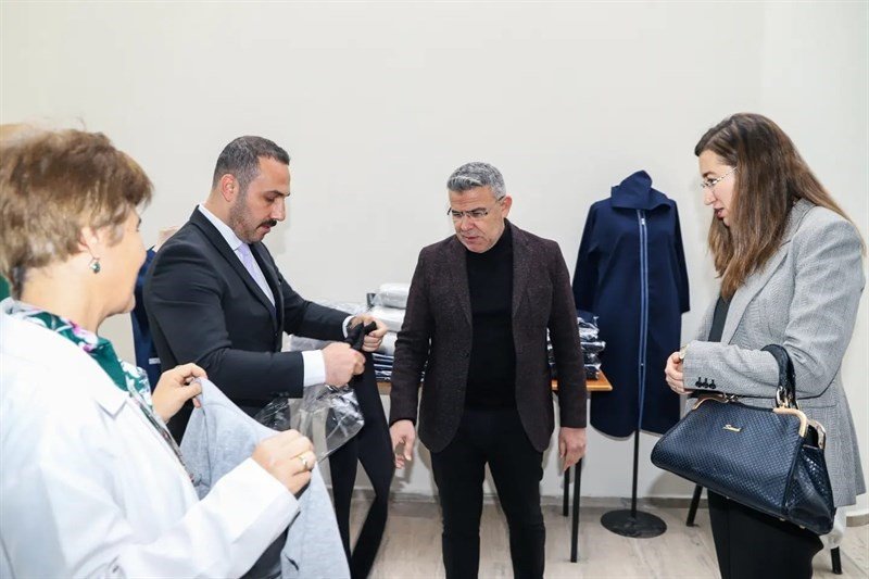 Kaymakam Polat ve Başkan Güler kadınların çalışmalarını yerinde inceledi