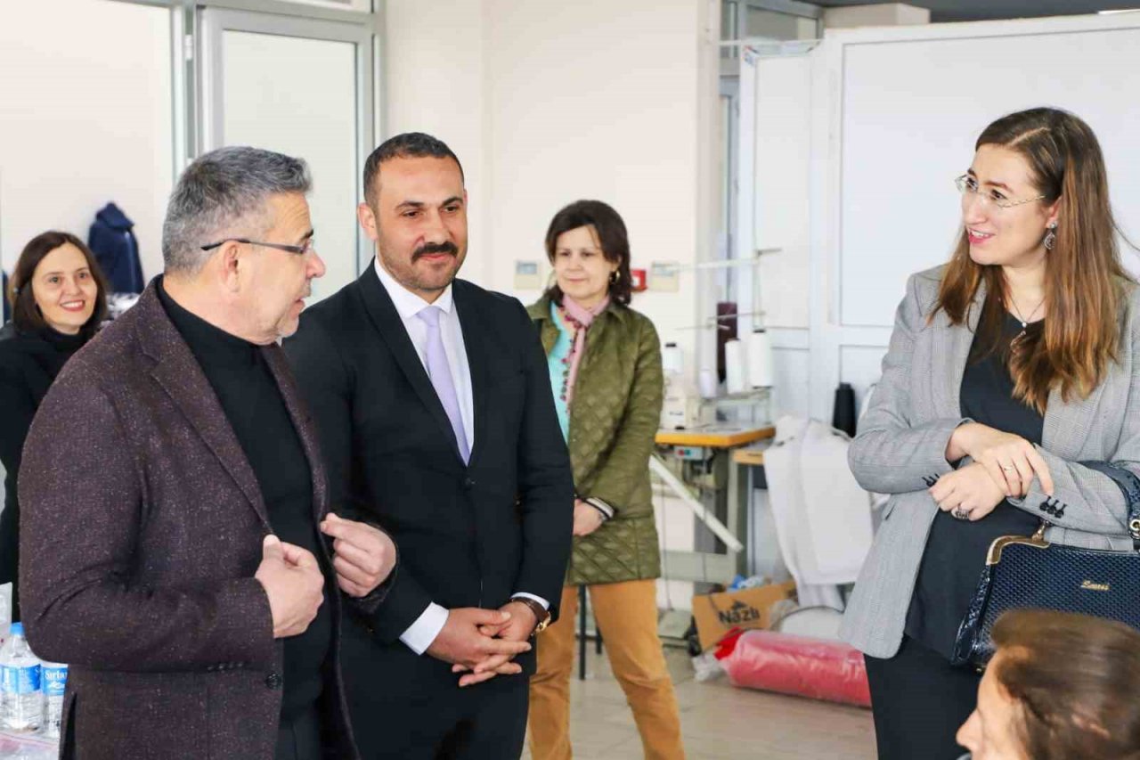 Kaymakam Polat ve Başkan Güler kadınların çalışmalarını yerinde inceledi