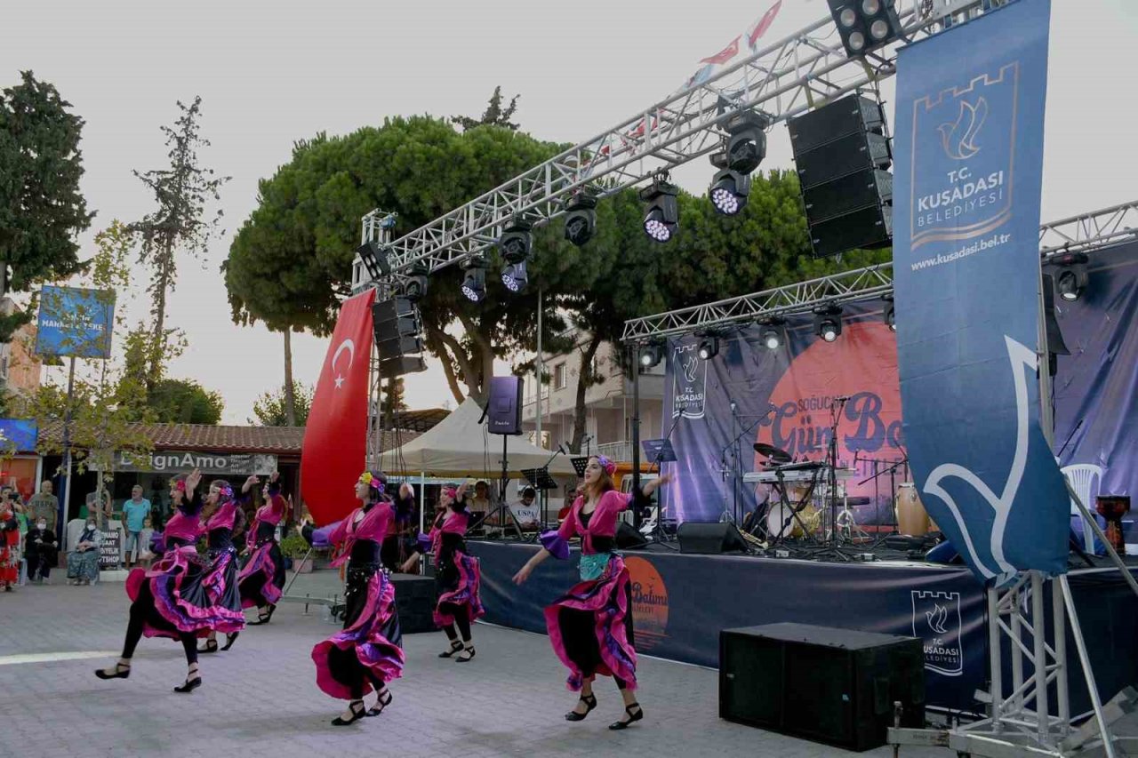 Kuşadası Belediyesi Halk Dansları Akademisi Kuruyor