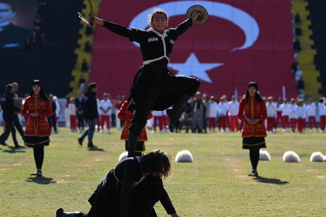 Kuşadası Belediyesi Halk Dansları Akademisi Kuruyor