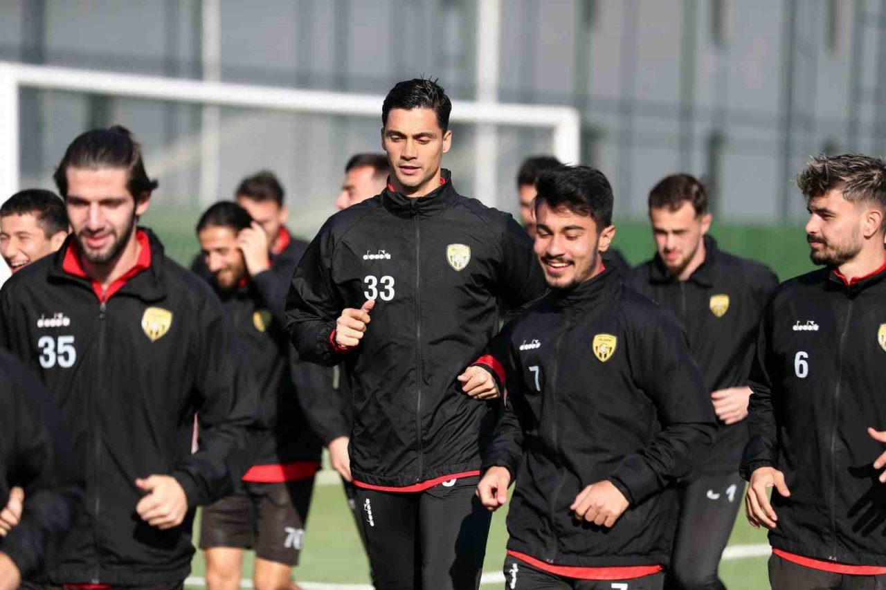 Lider Aliağaspor FK, Çeşme Belediyespor maçına hazırlanıyor