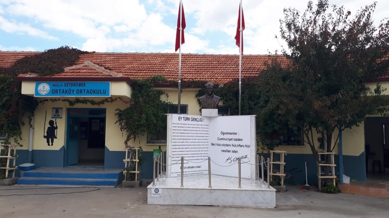 Büyükşehir 217 adet Atatürk büstü talebine cevap verdi
