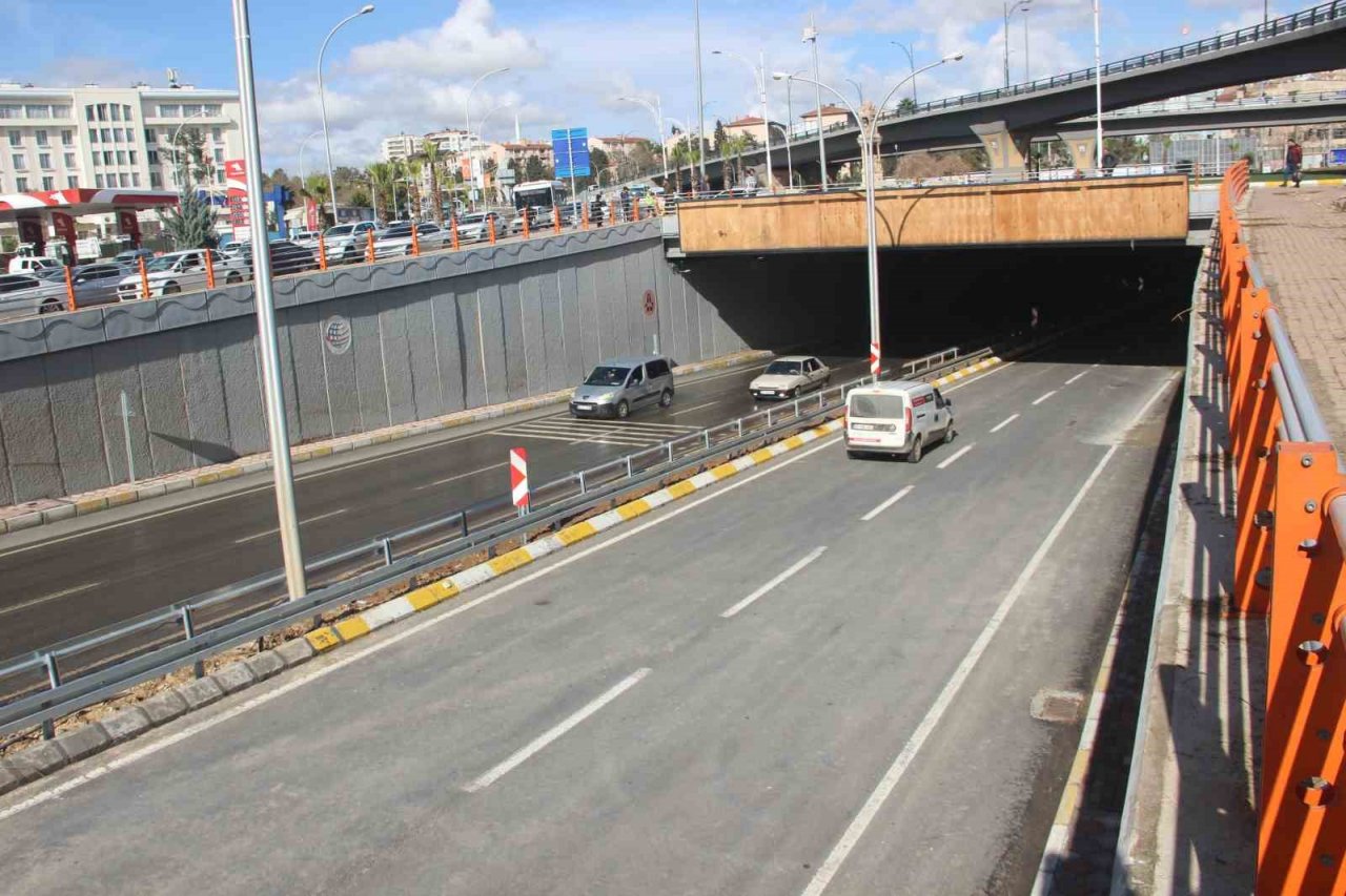 Selde 5 kişinin hayatını kaybettiği kavşak trafiğe açıldı