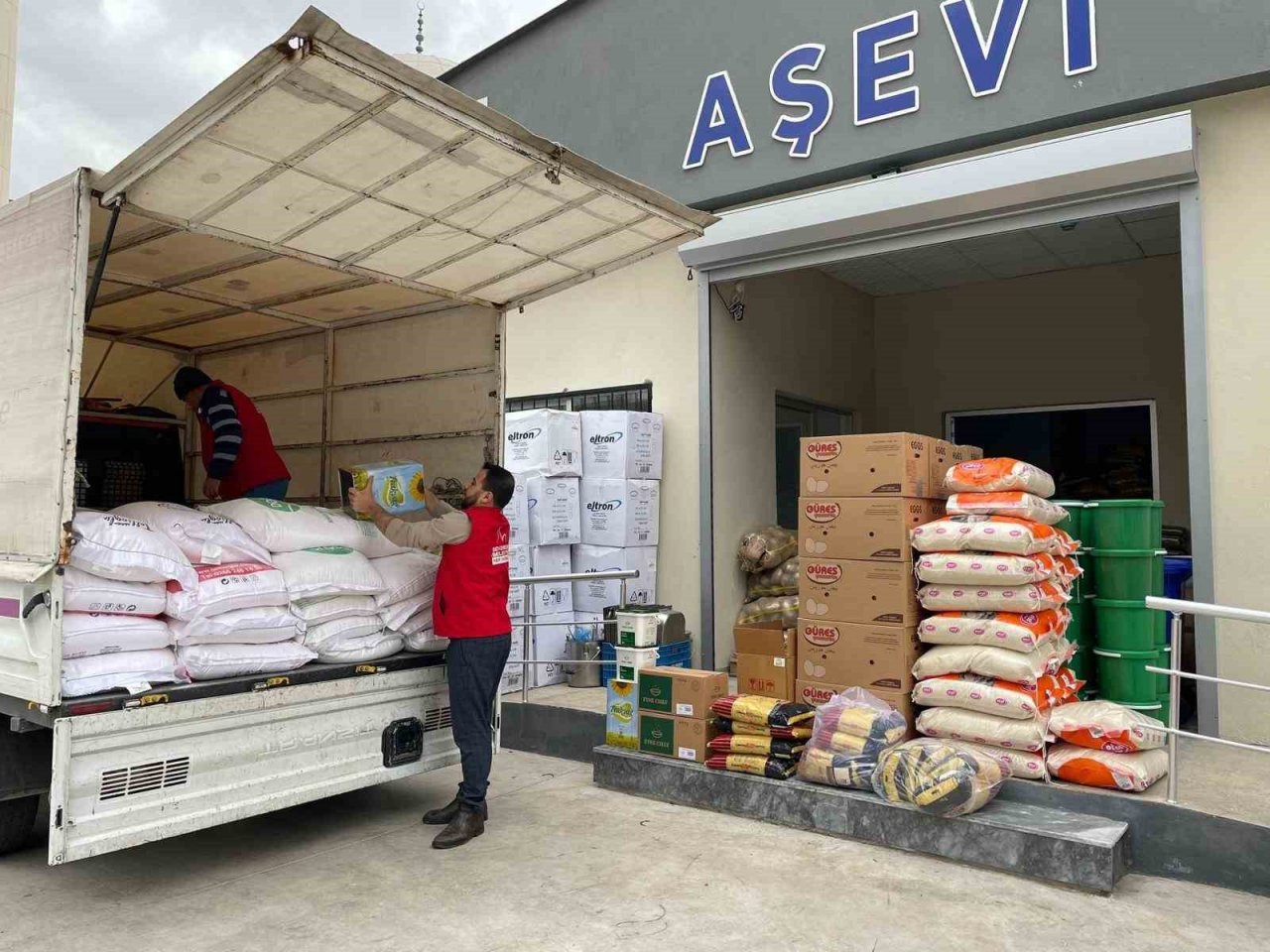 Şehzadeler Belediyesi Ramazan’da da sofraları ve etkinlikleriyle deprem bölgesinde olacak