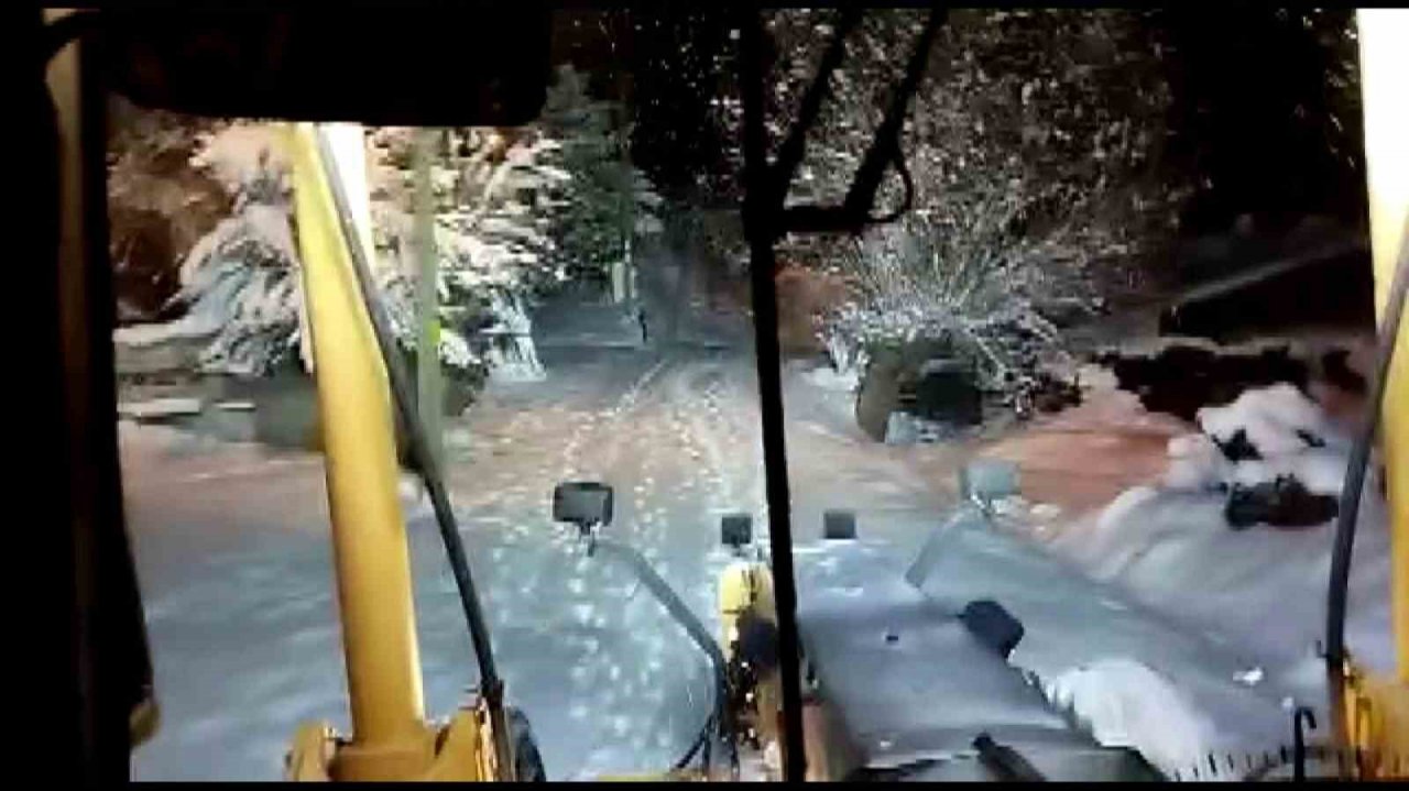 Sivas’ta bazı köy yolları ulaşıma kapandı