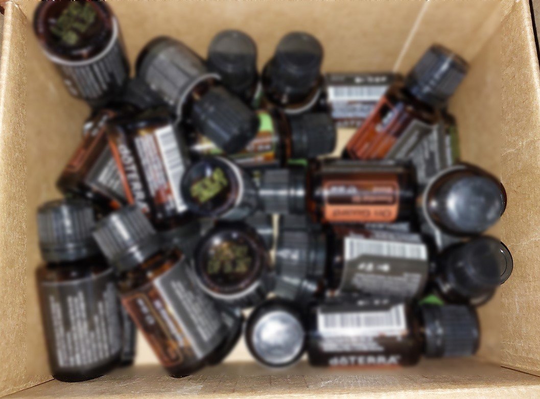 Gümrük muhafaza ekipleri 450 bin liralık uçucu yağ ele geçirdi