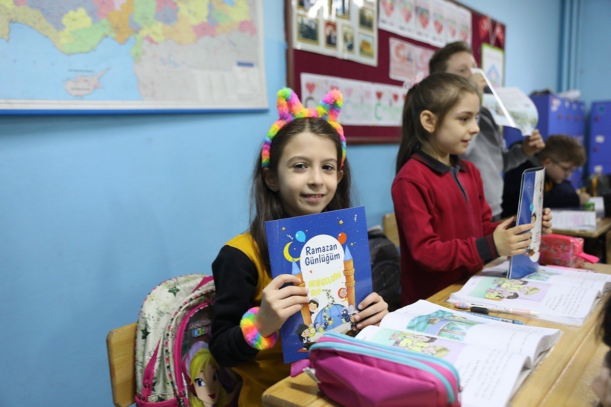 Başkan Ekim’den çocuklara Ramazan hediyesi