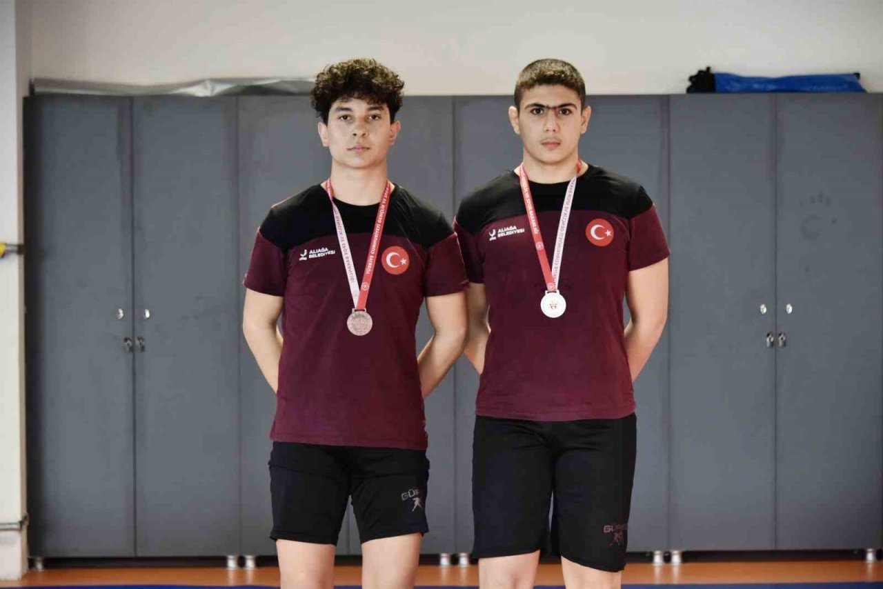 Aliağalı güreşçilerden 14 madalya birden