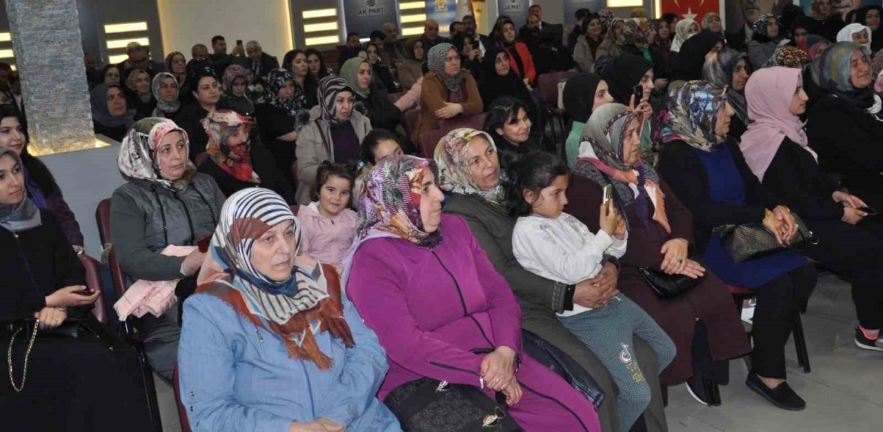 Vanlı kadınlar AK Parti’ye çıkarma yaptı
