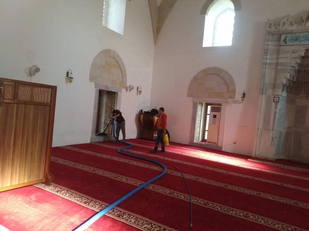 Altınova’da camiler Ramazan’a hazır