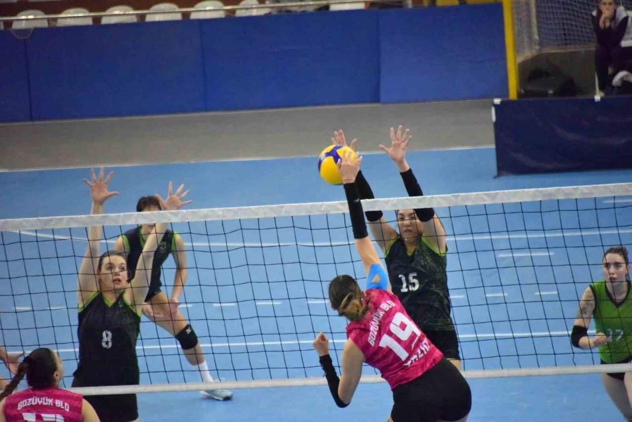 Yarı Finalde Bozüyük Belediyesi Eğitim Spor Mehmet Erdem Marmara Akademi’yi 3-2 yendi