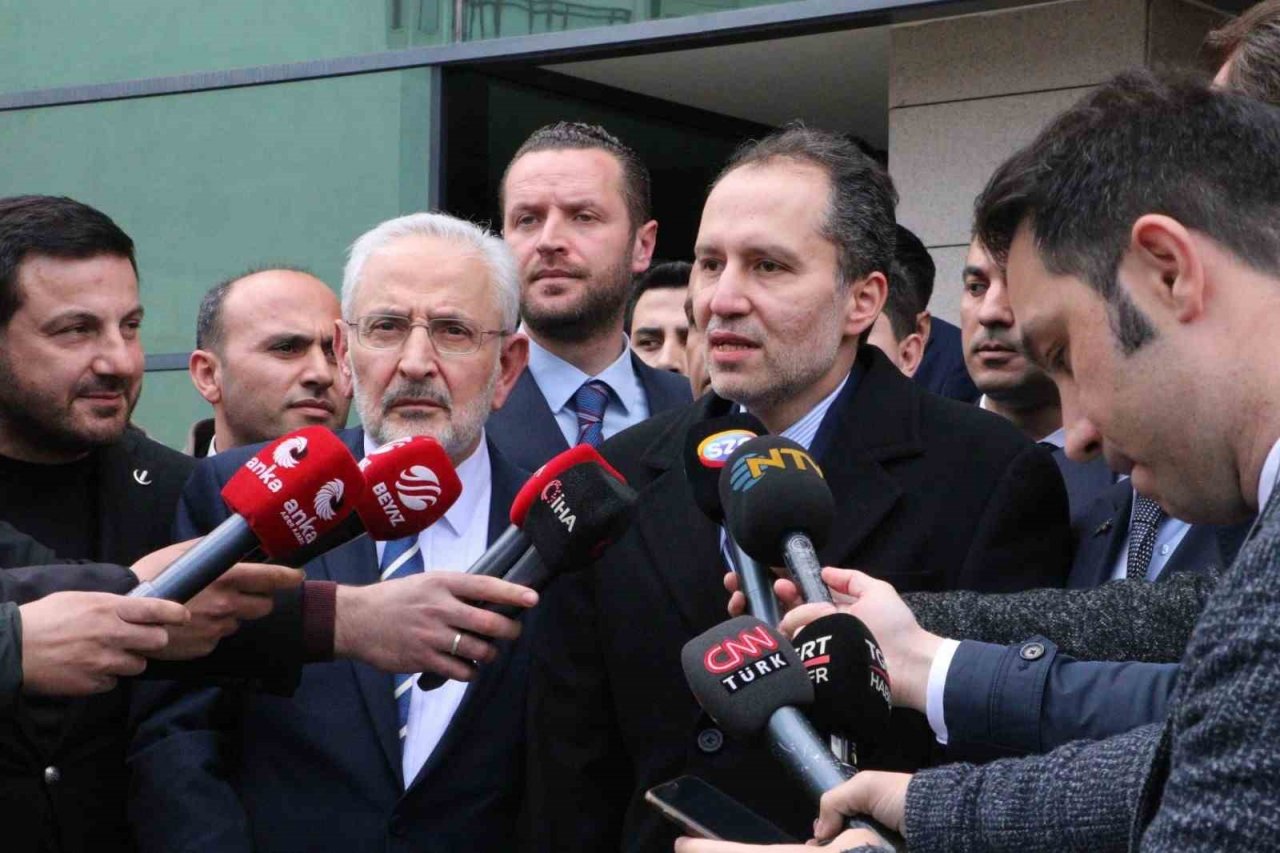 Yeniden Refah Partisi Genel Başkanı Erbakan, cumhurbaşkanlığı adaylık başvurusunu yaptı