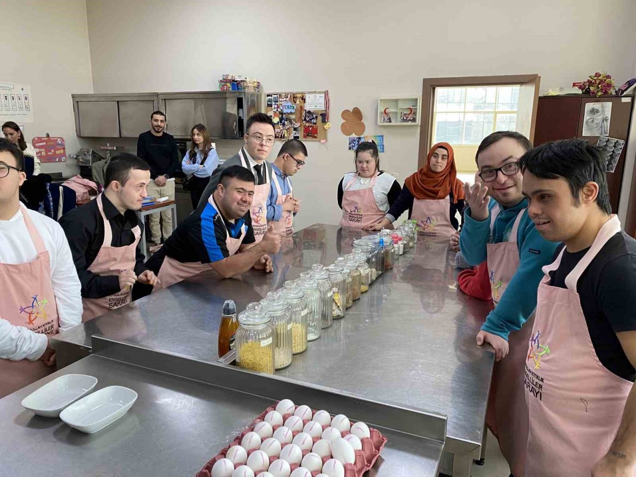 Down Sendromu farkındalık gününde özel çocuklar mutfakta buluştu