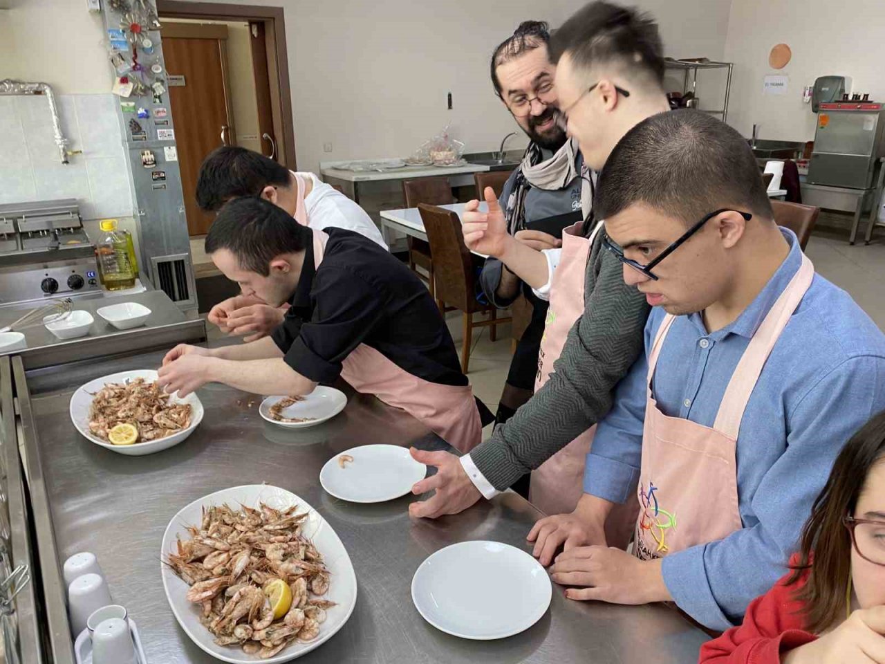 Down Sendromu farkındalık gününde özel çocuklar mutfakta buluştu