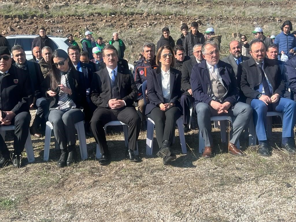 Nevşehir’de Deprem Şehitleri Ormanı’na ilk fidanlar dikildi