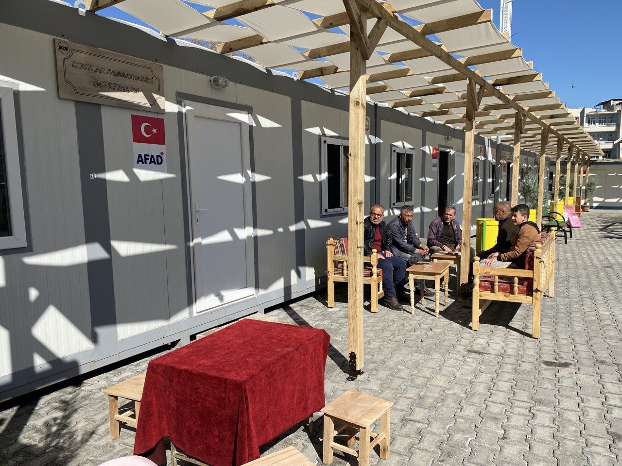 Esnaf konteyner çarşıda satışa başladı