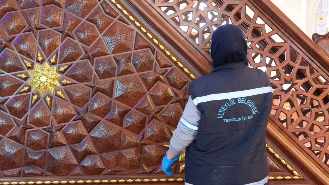 Altıeylül’de camiler Ramazan’a hazır