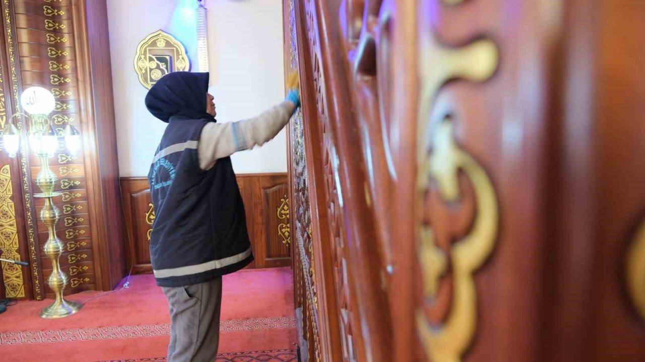 Altıeylül’de camiler Ramazan’a hazır