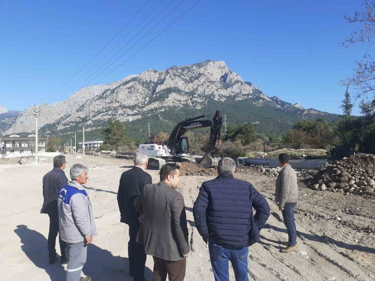 Kuzdere’de alt ve üst yapı çalışmaları