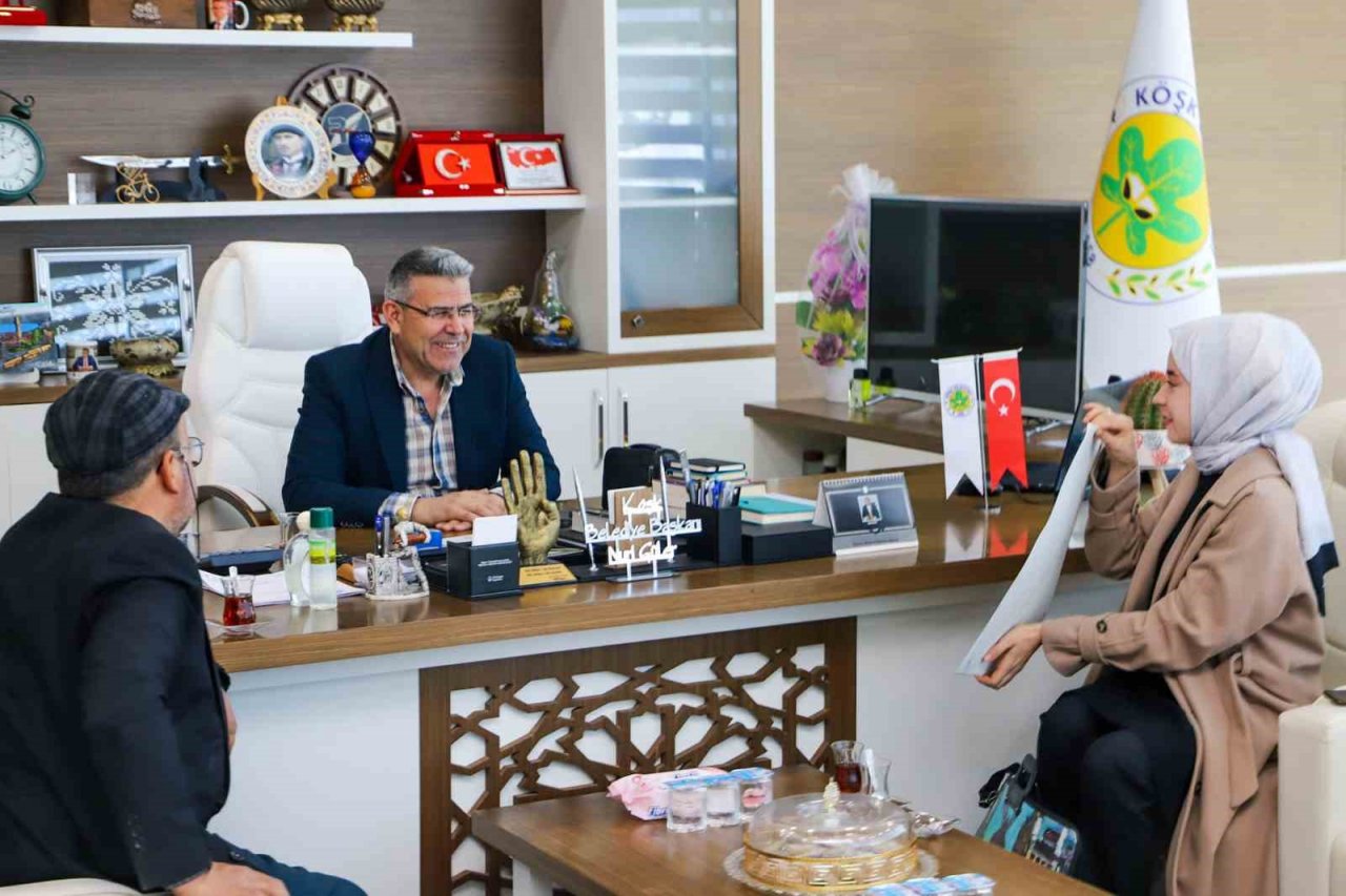 Nişan yüzüklerini takan Başkan Güler’e karakalem portre jesti