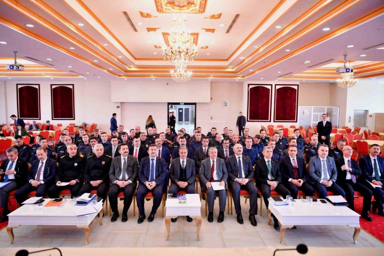 Balıkesir’de seçim öncesi güvenlik toplantısı yapıldı