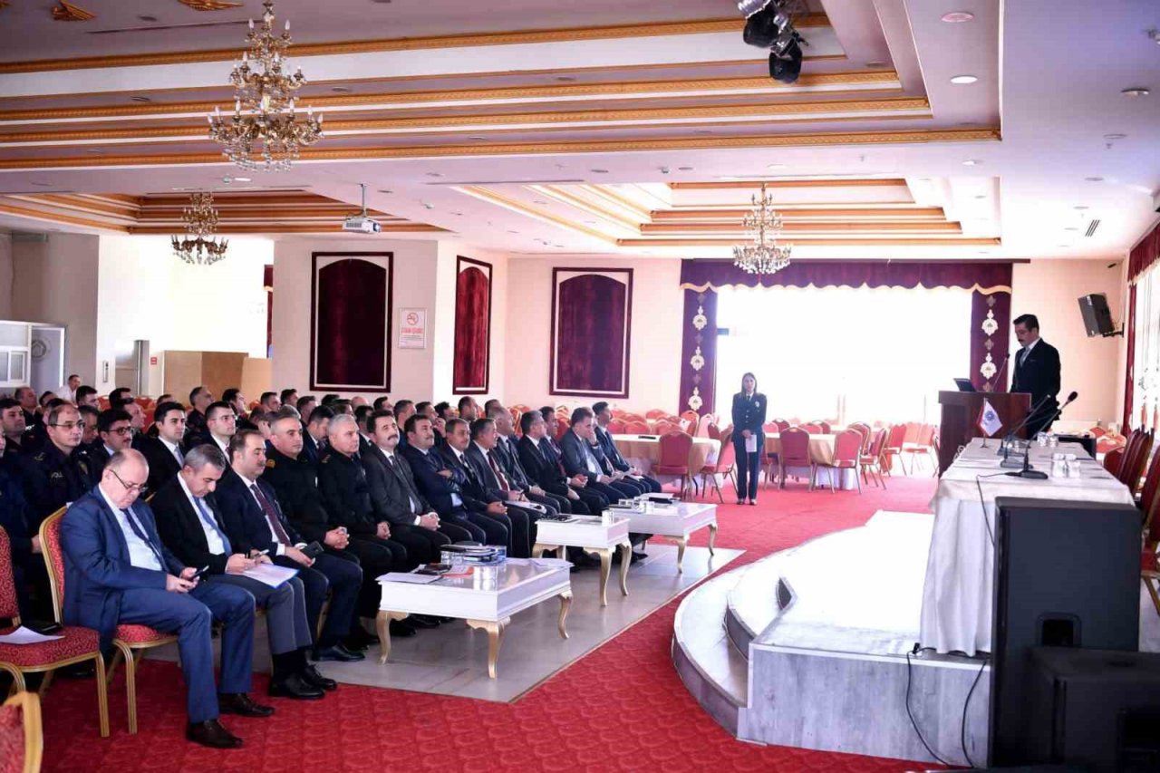 Balıkesir’de seçim öncesi güvenlik toplantısı yapıldı