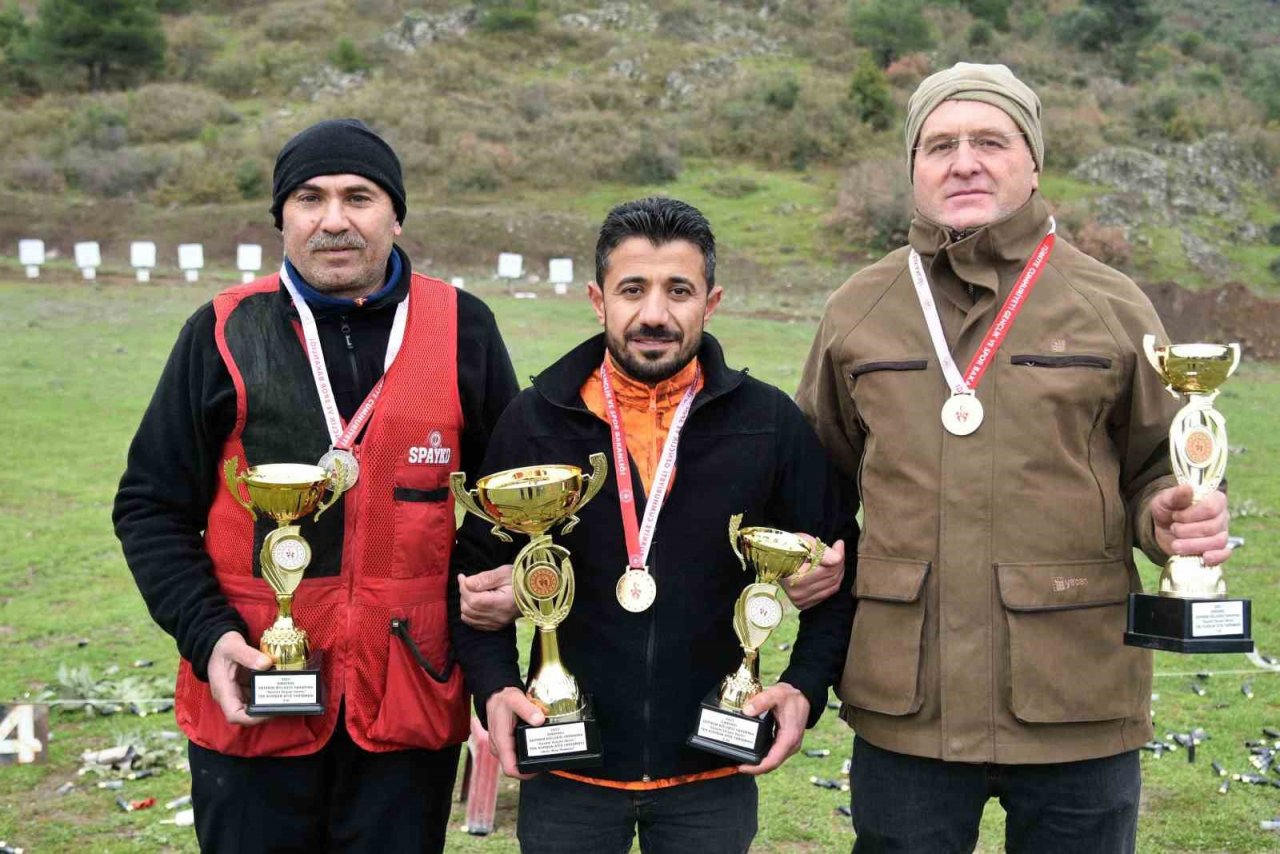 Balıkesir’de depremzedeler yararına atış yarışması gerçekleşti