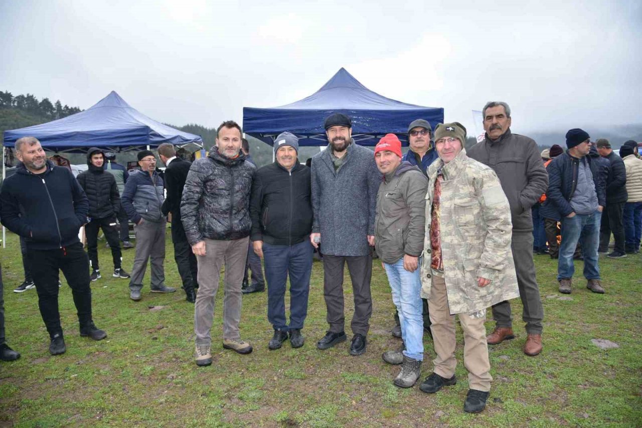Balıkesir’de depremzedeler yararına atış yarışması gerçekleşti