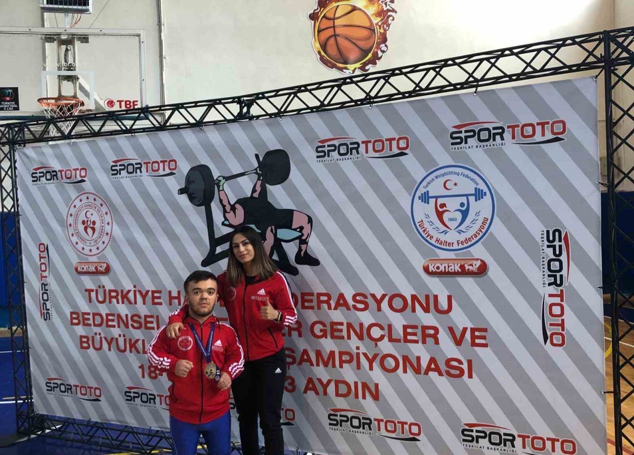 Çağdaş Kaya Halterde Türkiye Şampiyonu Oldu