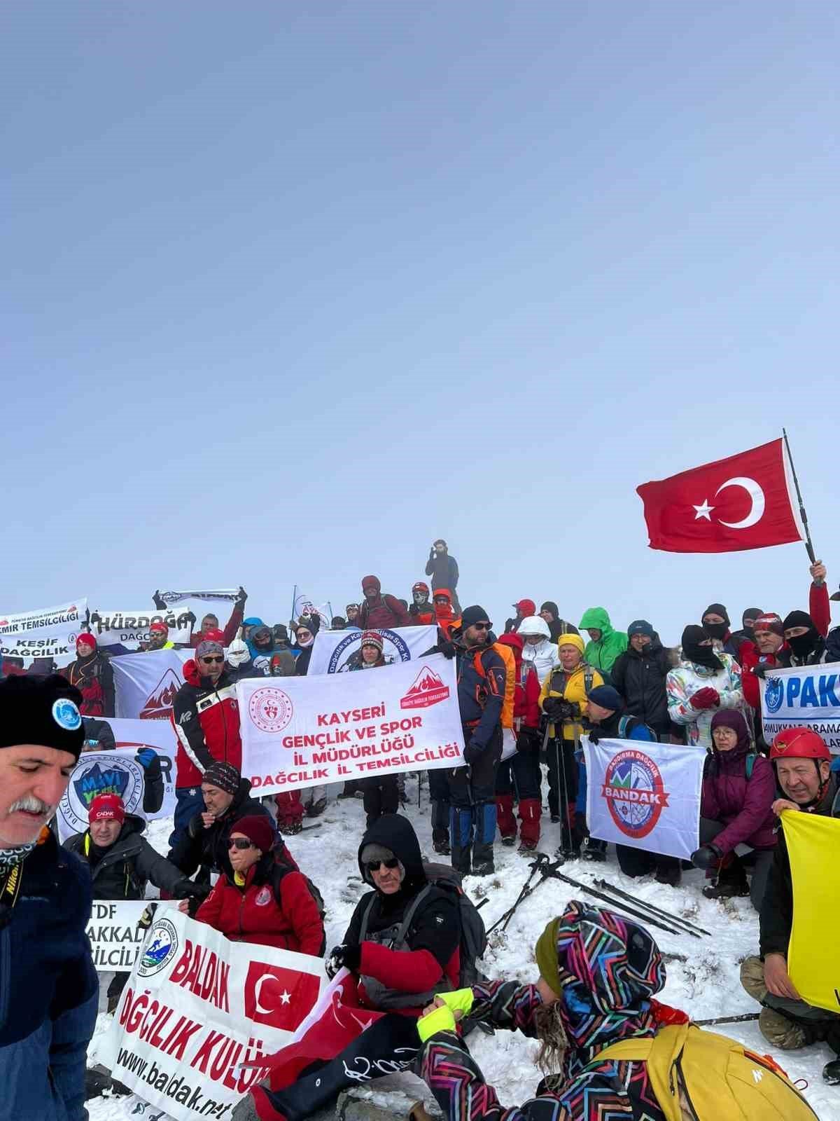 Kayserili Dağcılar Çanakkale Şehitlerini andı