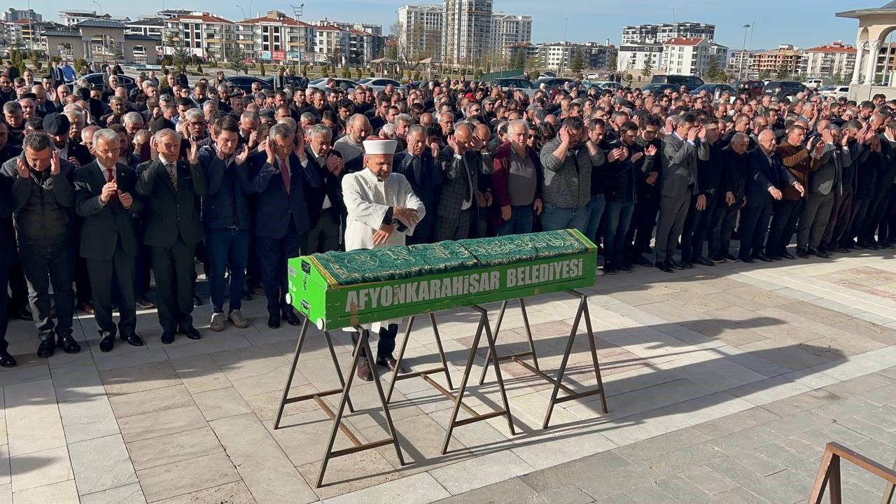 CHP’li Köksal’ın vefat eden babası toprağa verildi