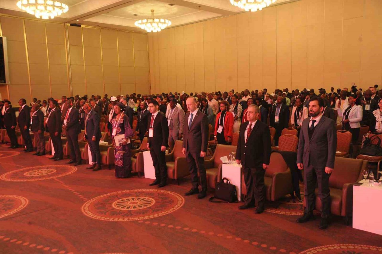 Dünya Sektörlerarası İşbirliği Forumu başladı