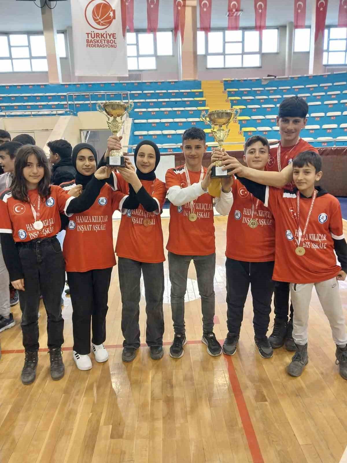 Okul sporlarında iki şampiyonluk