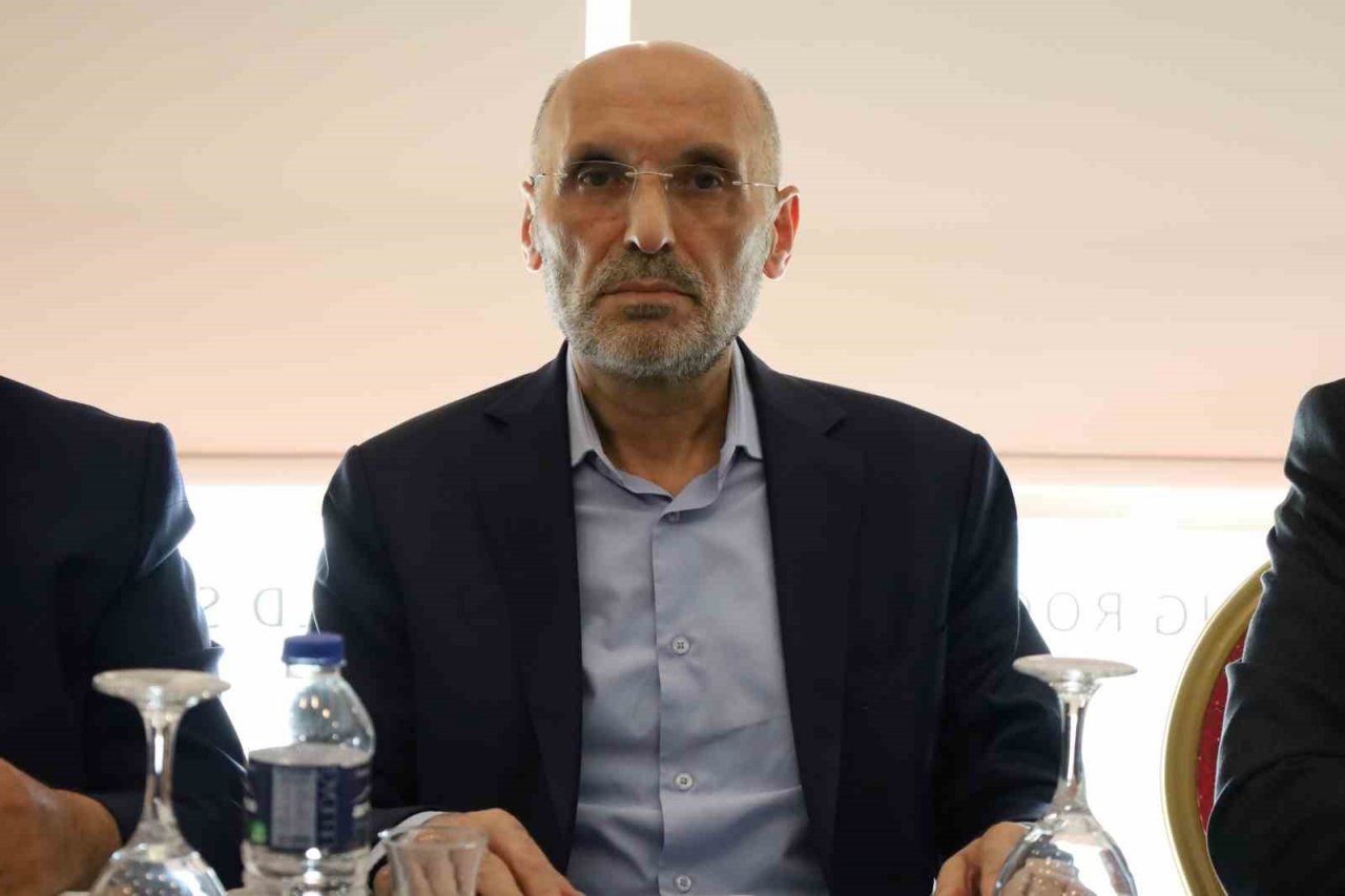 Milli görüşçülerden Saadet Partisi’ne ‘Oynanan oyunu görün’ uyarısı