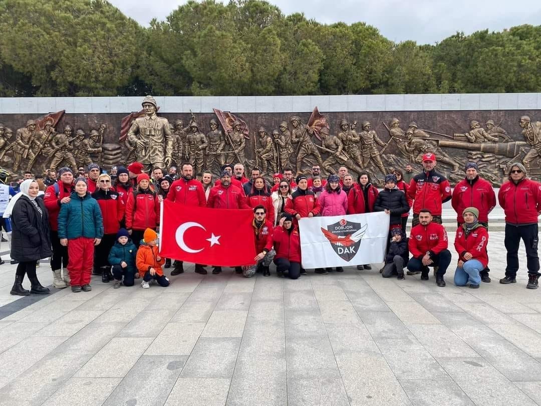 DAK ekibi Gelibolu’da şehitleri andı