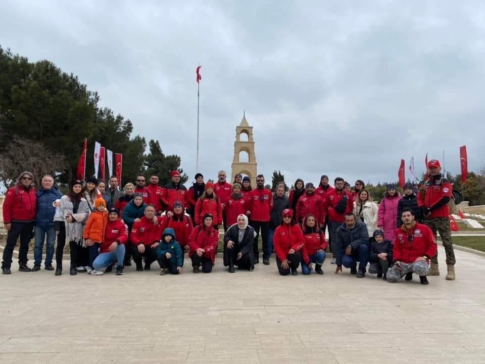 DAK ekibi Gelibolu’da şehitleri andı