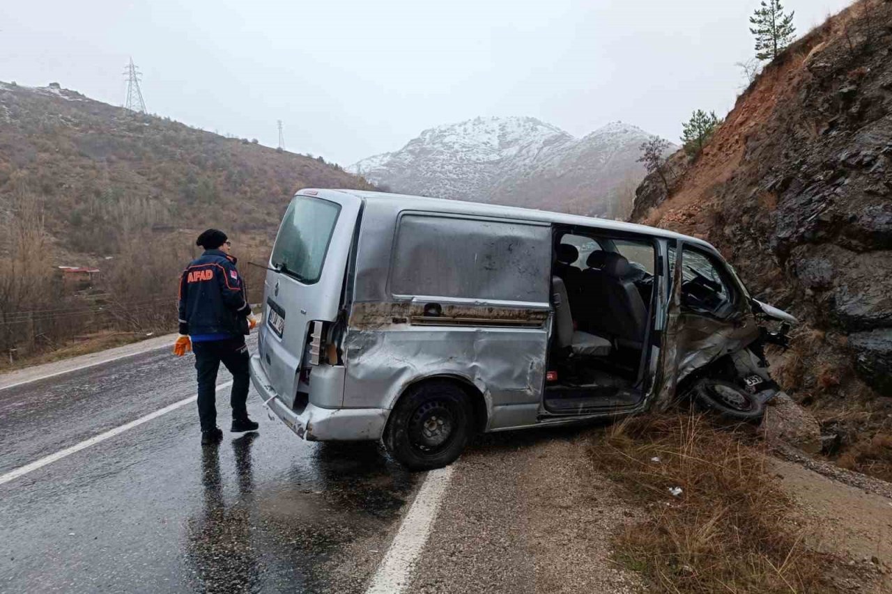 Gümüşhane’de trafik kazası: 2 yaralı