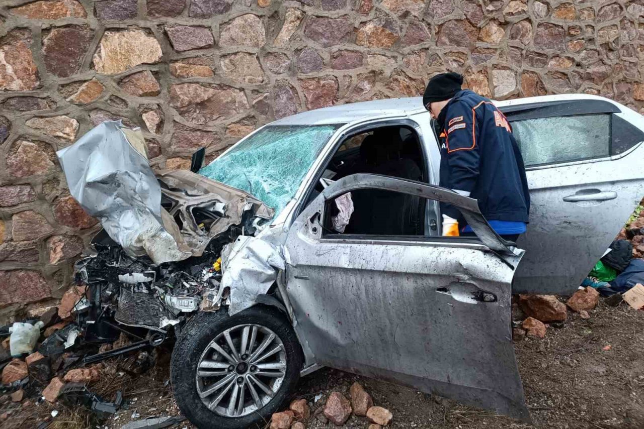 Gümüşhane’de trafik kazası: 2 yaralı