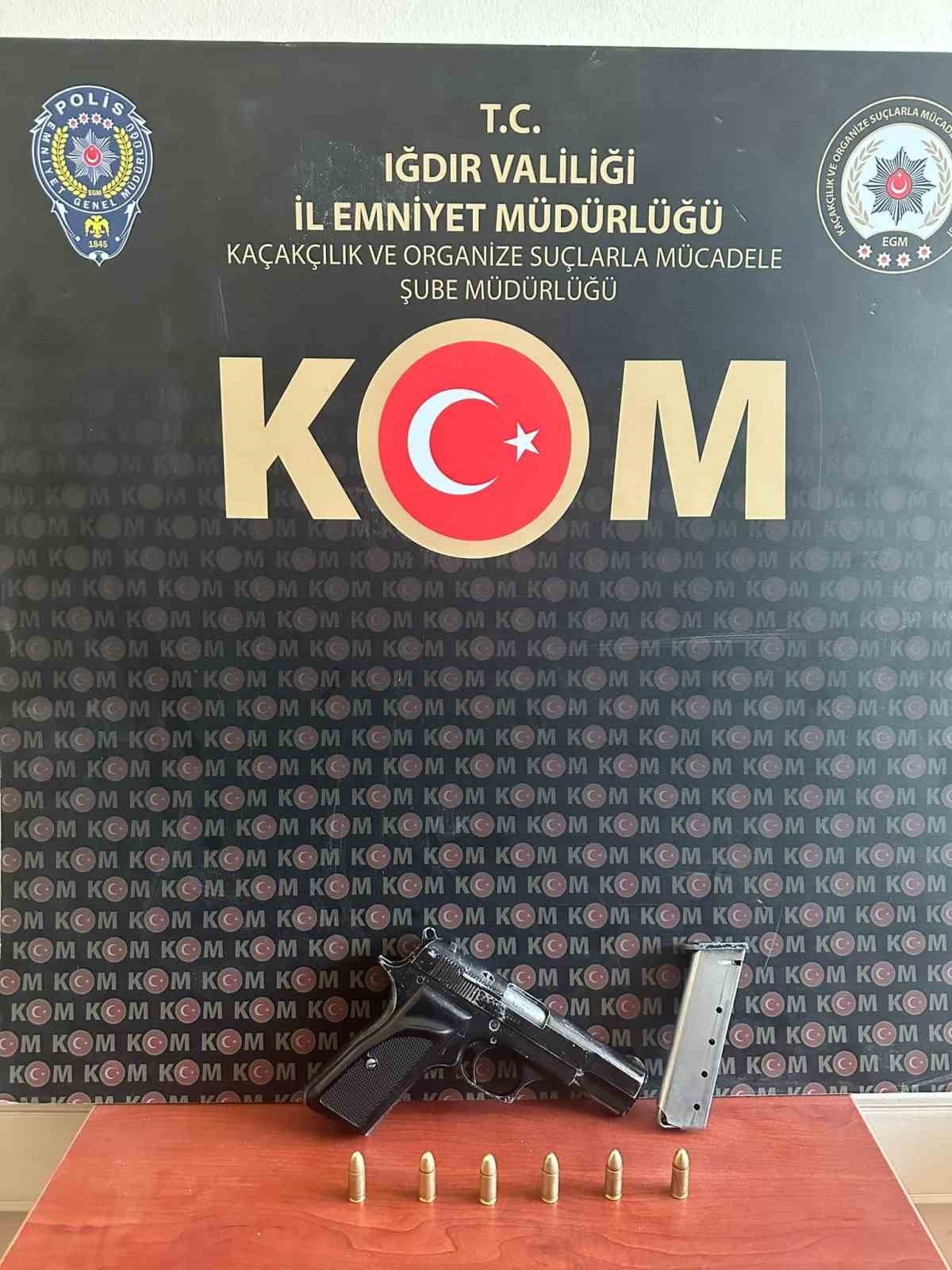 Iğdır’da ruhsatsız silah operasyonu