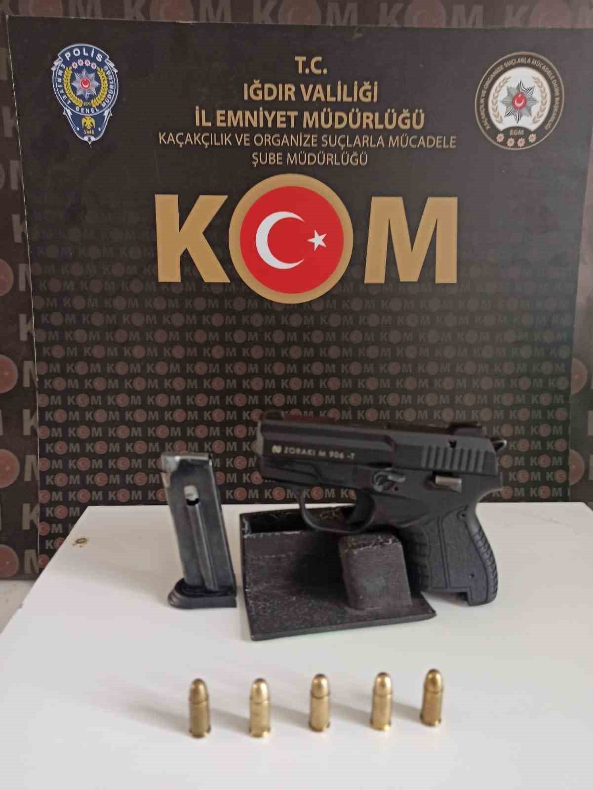 Iğdır’da ruhsatsız silah operasyonu