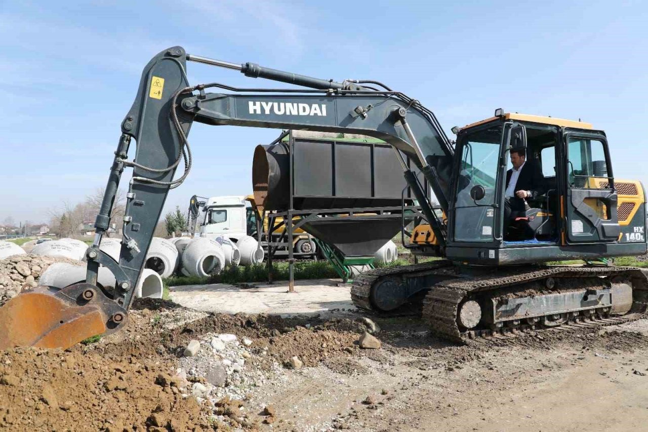 8 milyonluk projede ilk kepçeyi Başkan Soykan vurdu